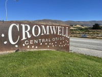 Cromwell big fruit sign 2 2024